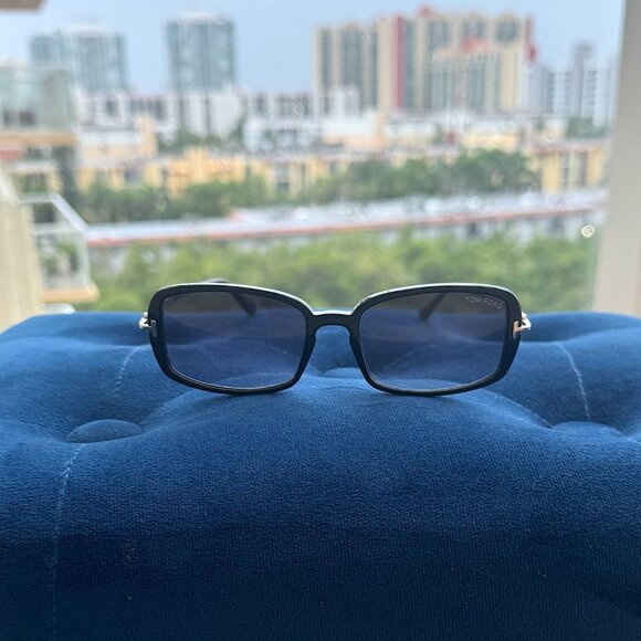 Tom Ford TF923/S 01B Bonham Black Grey Gradient Sunglasses - Picture 4 of 15